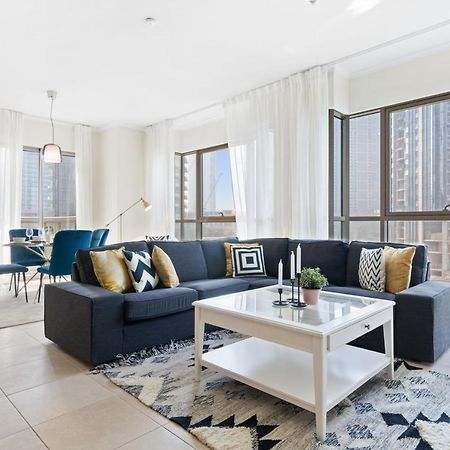 דובאי Stylish Apartment With Partial Burj Khalifa View מראה חיצוני תמונה