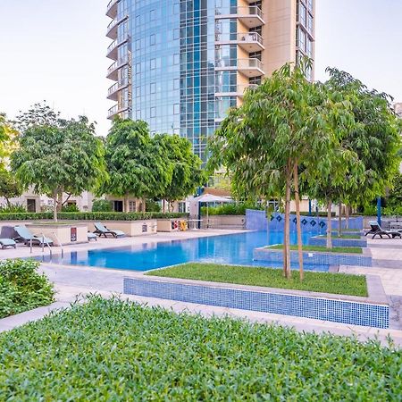 דובאי Stylish Apartment With Partial Burj Khalifa View מראה חיצוני תמונה