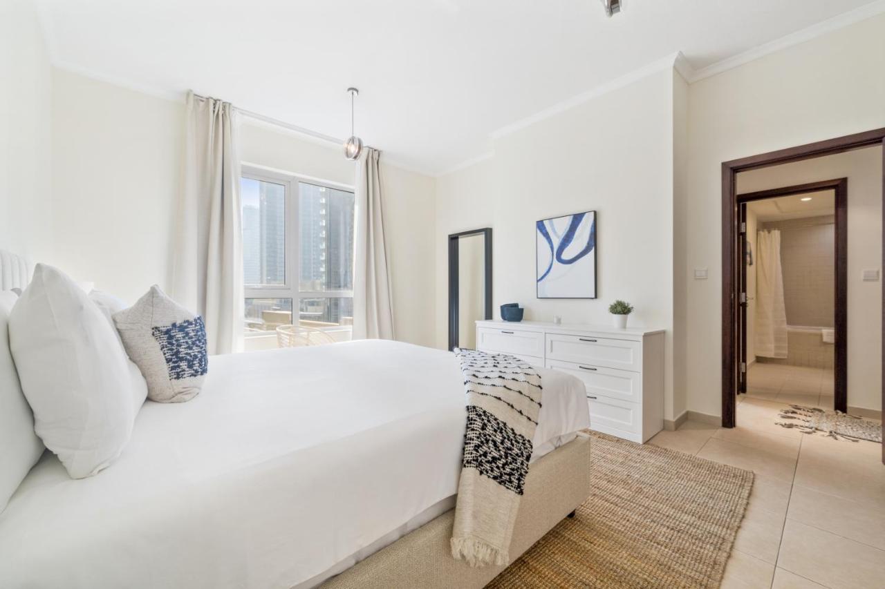 דובאי Stylish Apartment With Partial Burj Khalifa View מראה חיצוני תמונה