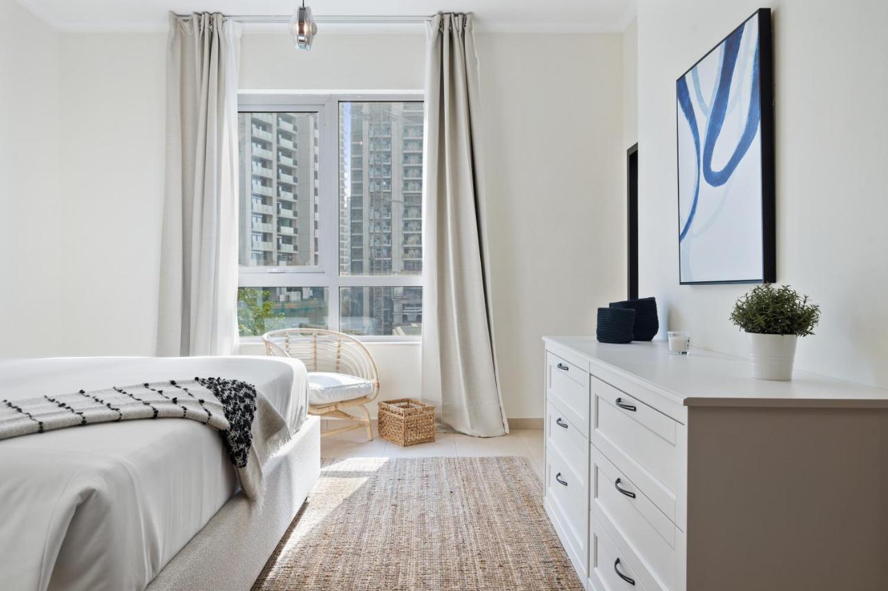 דובאי Stylish Apartment With Partial Burj Khalifa View מראה חיצוני תמונה