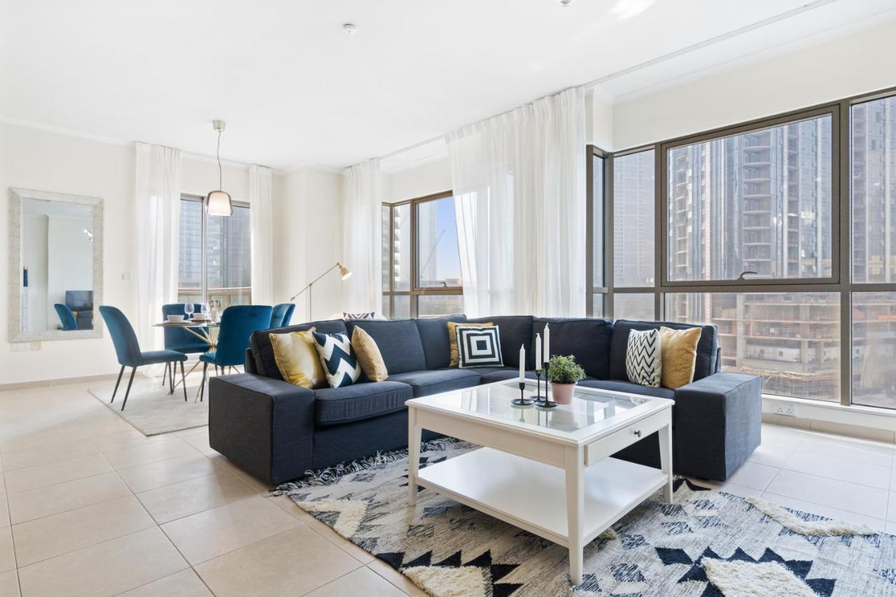 דובאי Stylish Apartment With Partial Burj Khalifa View מראה חיצוני תמונה