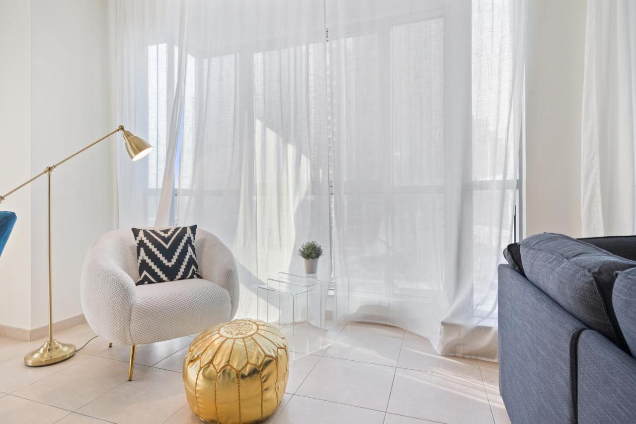 דובאי Stylish Apartment With Partial Burj Khalifa View מראה חיצוני תמונה